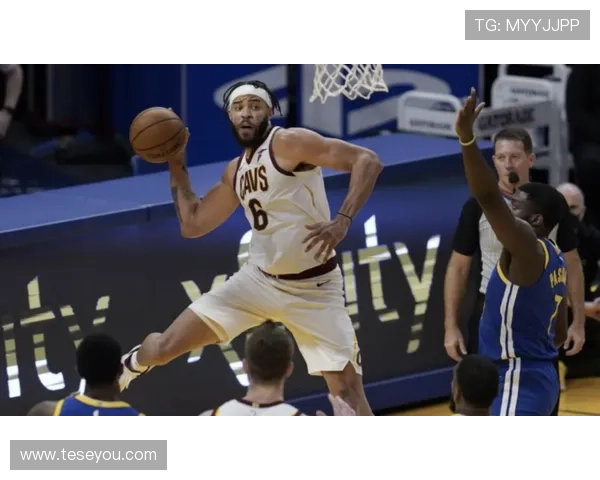 弗里克少轮换霍安有望首发中锋