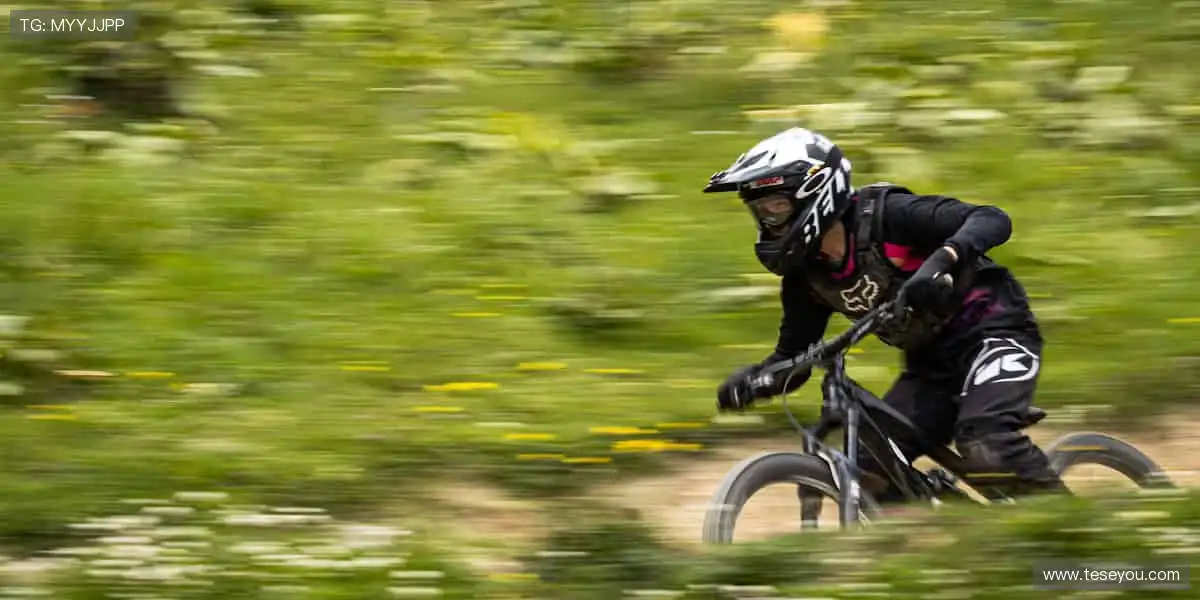 📱多屏同步，随时随地捕捉精彩瞬间！📻